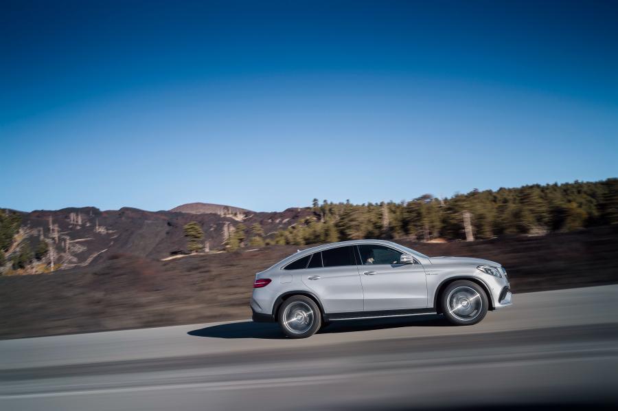  Mercedes-AMG GLE63 Coupe 2015 года  (фото 23 из 34)